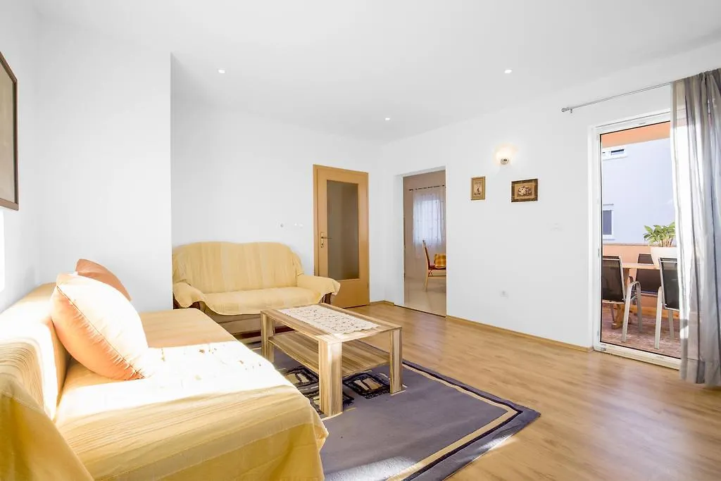 Apartments Alen Fazana 0*,  Croatia